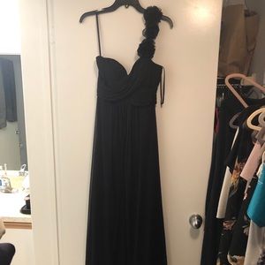 One sleeve black gown size 4. Chiffon.